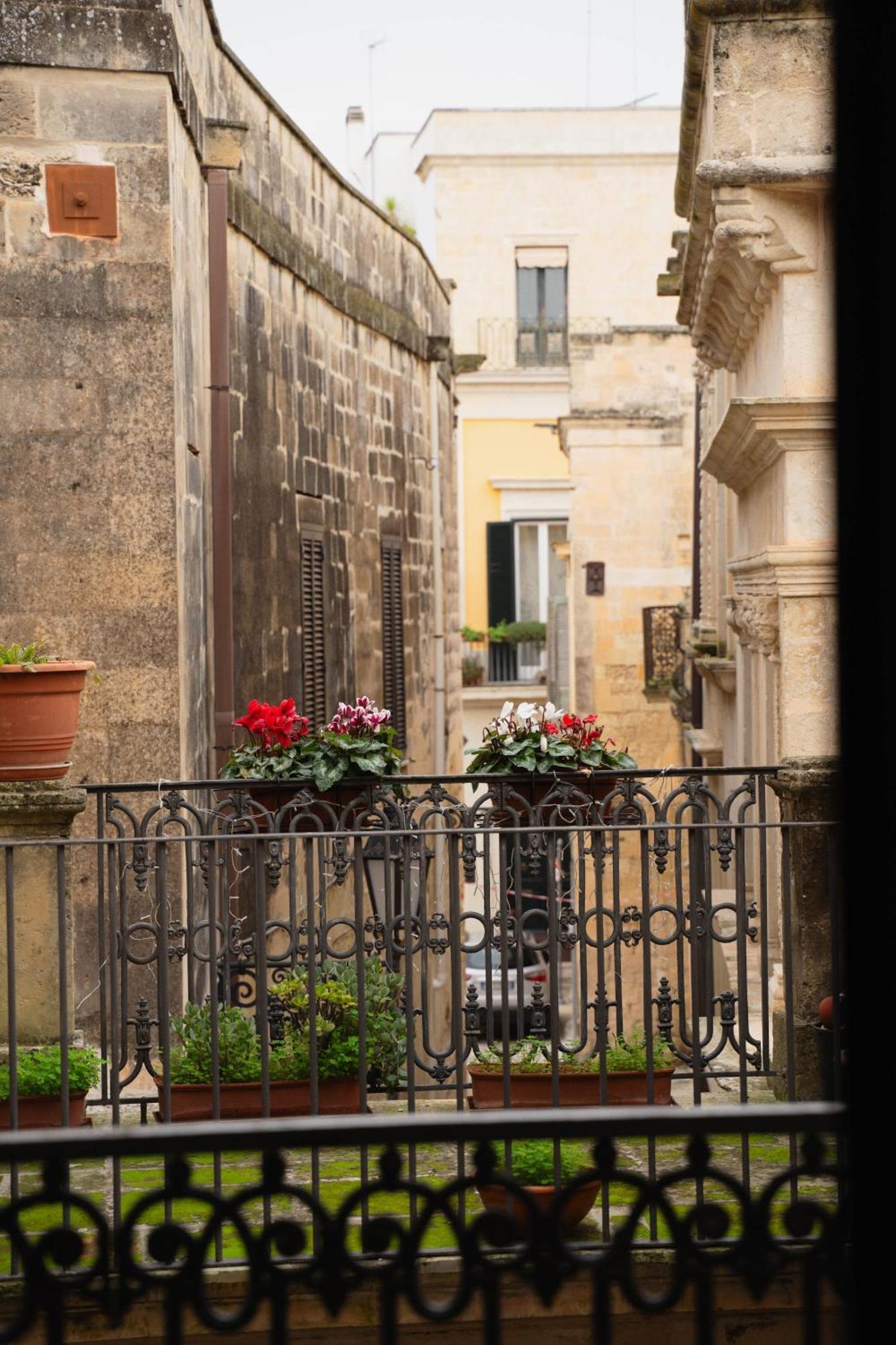 Victoria Apt - Historical Centre Lecce Exterior photo